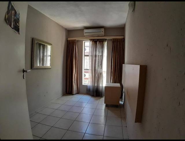 2 BEDROOM PROPERTY TO RENT IN KEMPTON PARK CENTRAL
